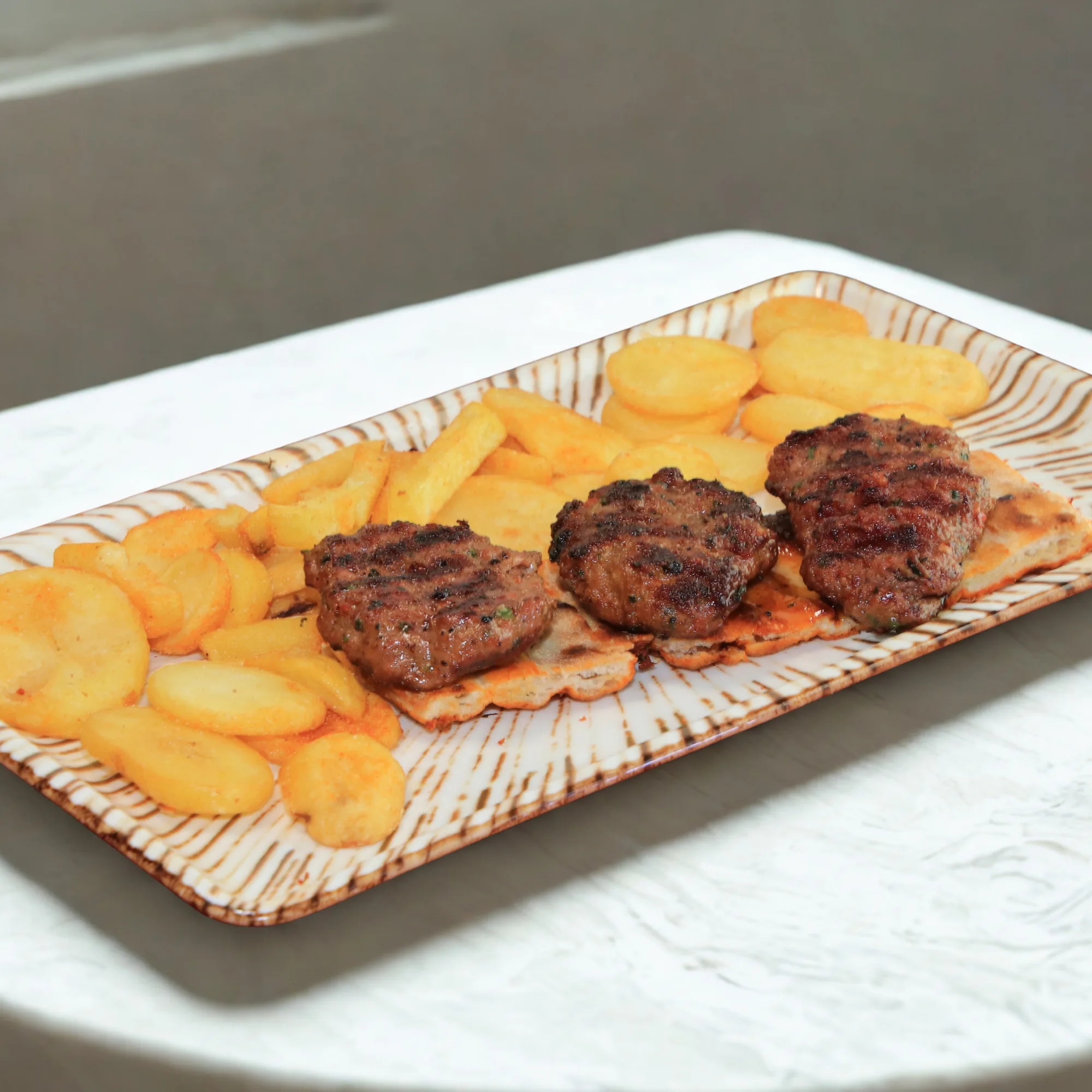 Mini Köfte, 3 Stück, Mini Frikadellen und Pommes